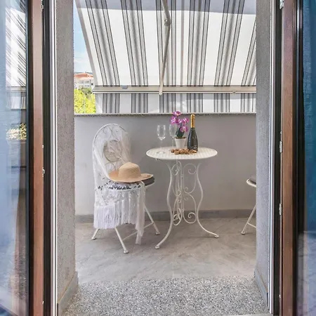 Happy Grey House - Happy Apartment *